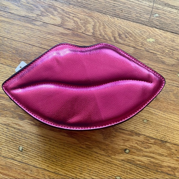 Metallic Lips Fuchsia Cross Body Bag - Picture 4 of 11